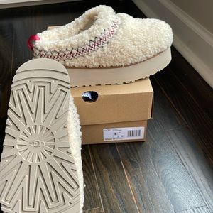 UGG Tazz Slipper Braid Fur Clog Natural Platform (women’s)